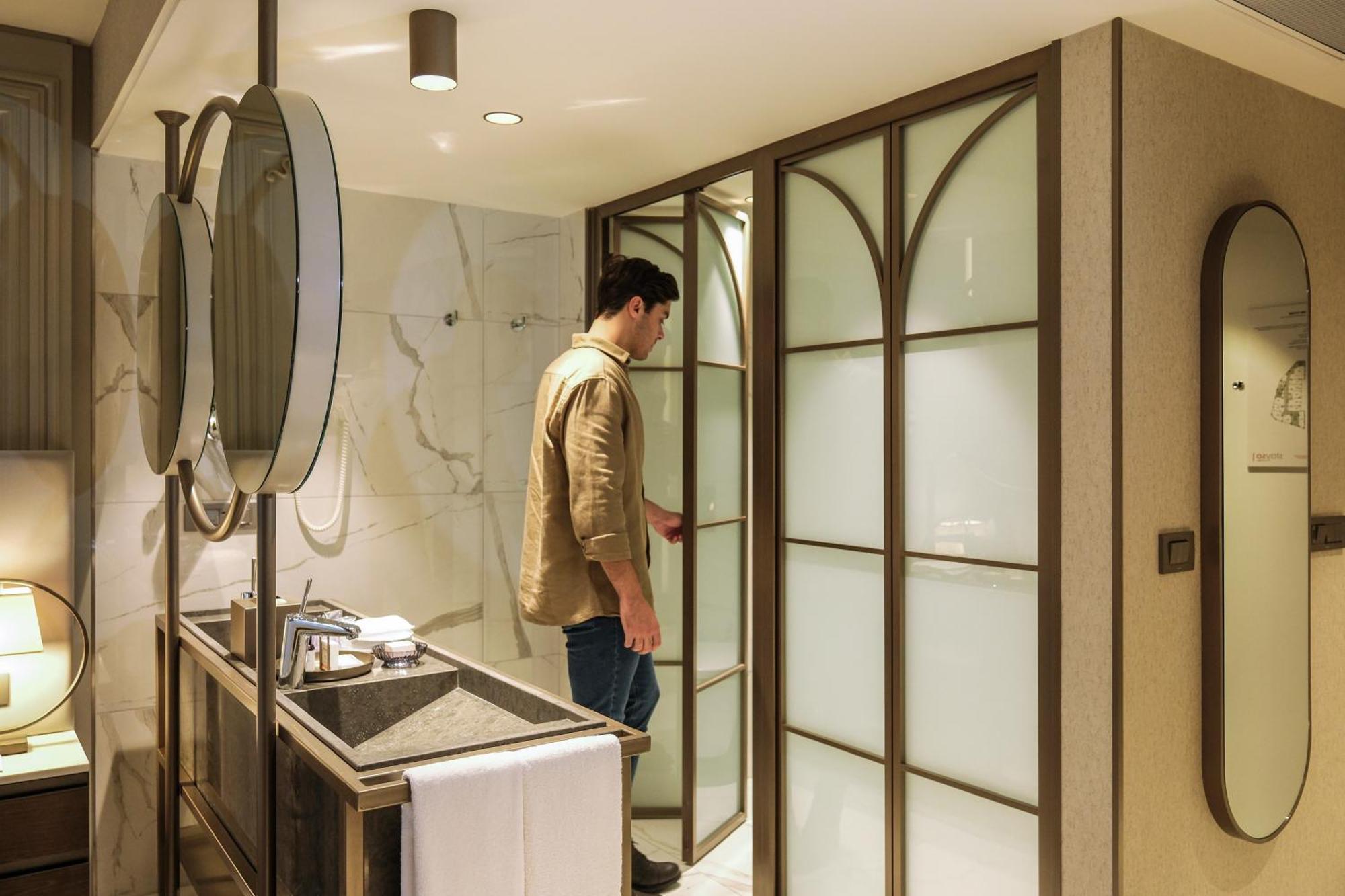 Stayso The House Hotel Istanbul Rum bild A shower enclosure
