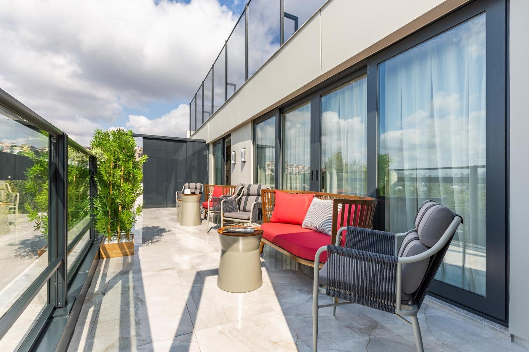 Stayso The House Hotel Istanbul Rum bild The Terrace at The Ivy Collection