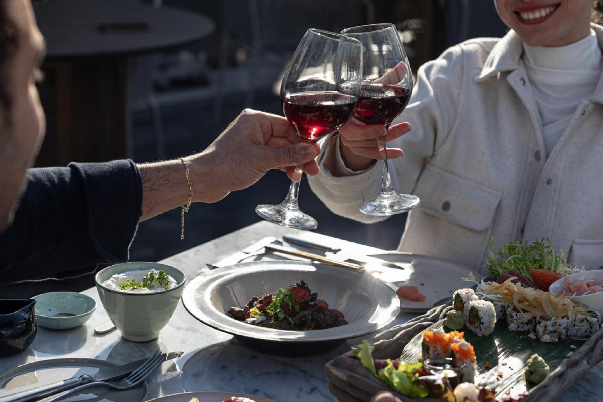 Stayso The House Hotel Istanbul Exteriör bild A wine tasting